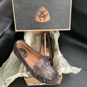 ARIAT “FREE REIN” MOCCASIN DRIVING LOAFERS IN SMOKY QUARTZ - Size 7 NEW IN BOX